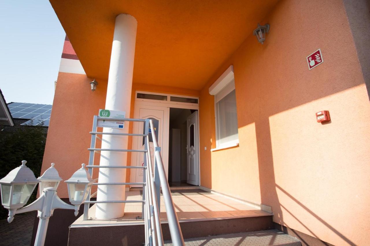 Riviera Apartmanhaz Siófok Pokoj fotografie